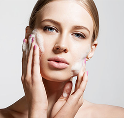  Cleansers / Make-up removers 